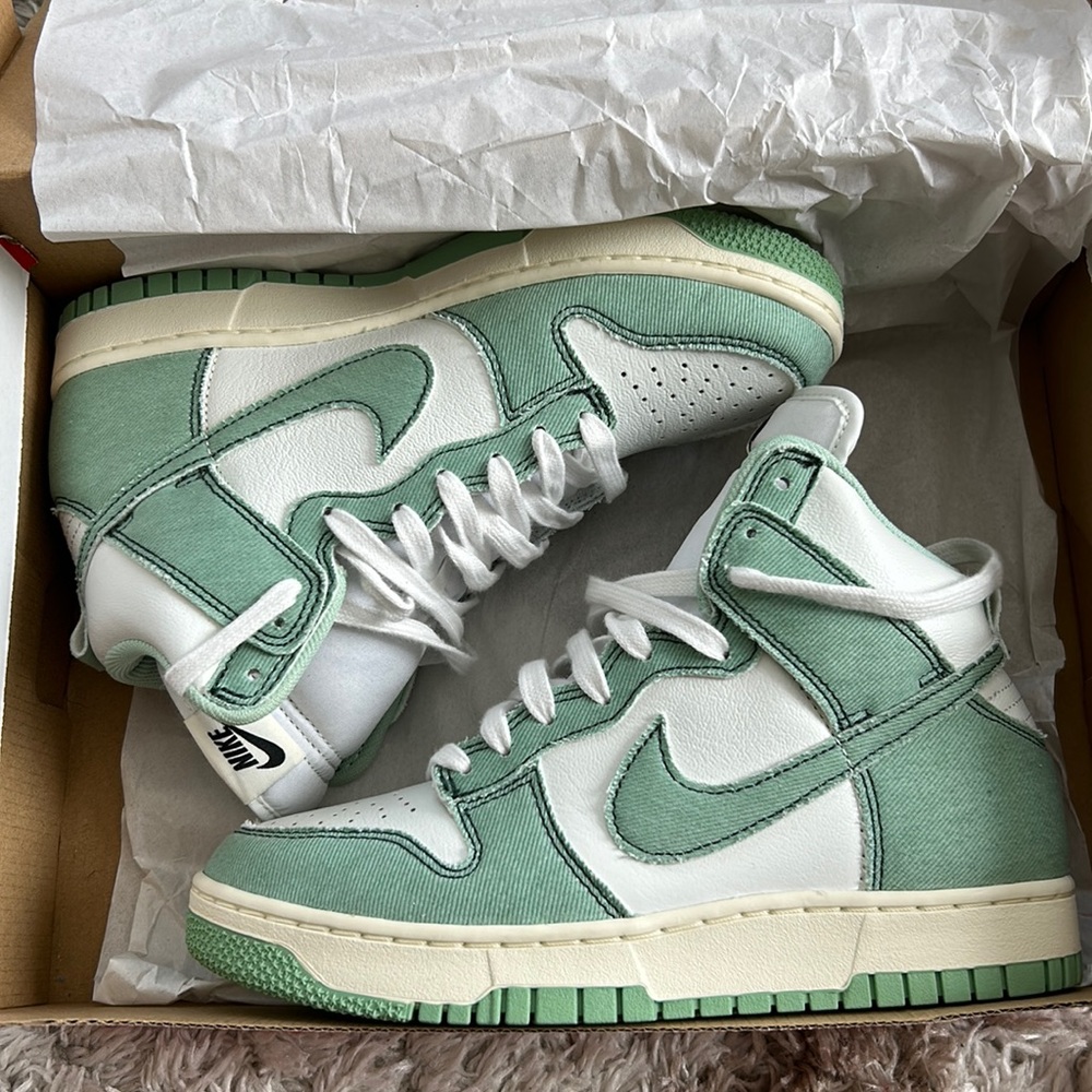 Nike Women's Green and White Sneakers